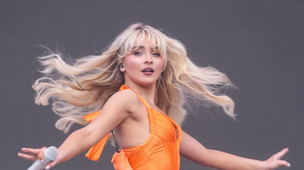 Sabrina Carpenter Measurements: Height, Weight, Body Stats and More Sabrina Carpenter Measurements